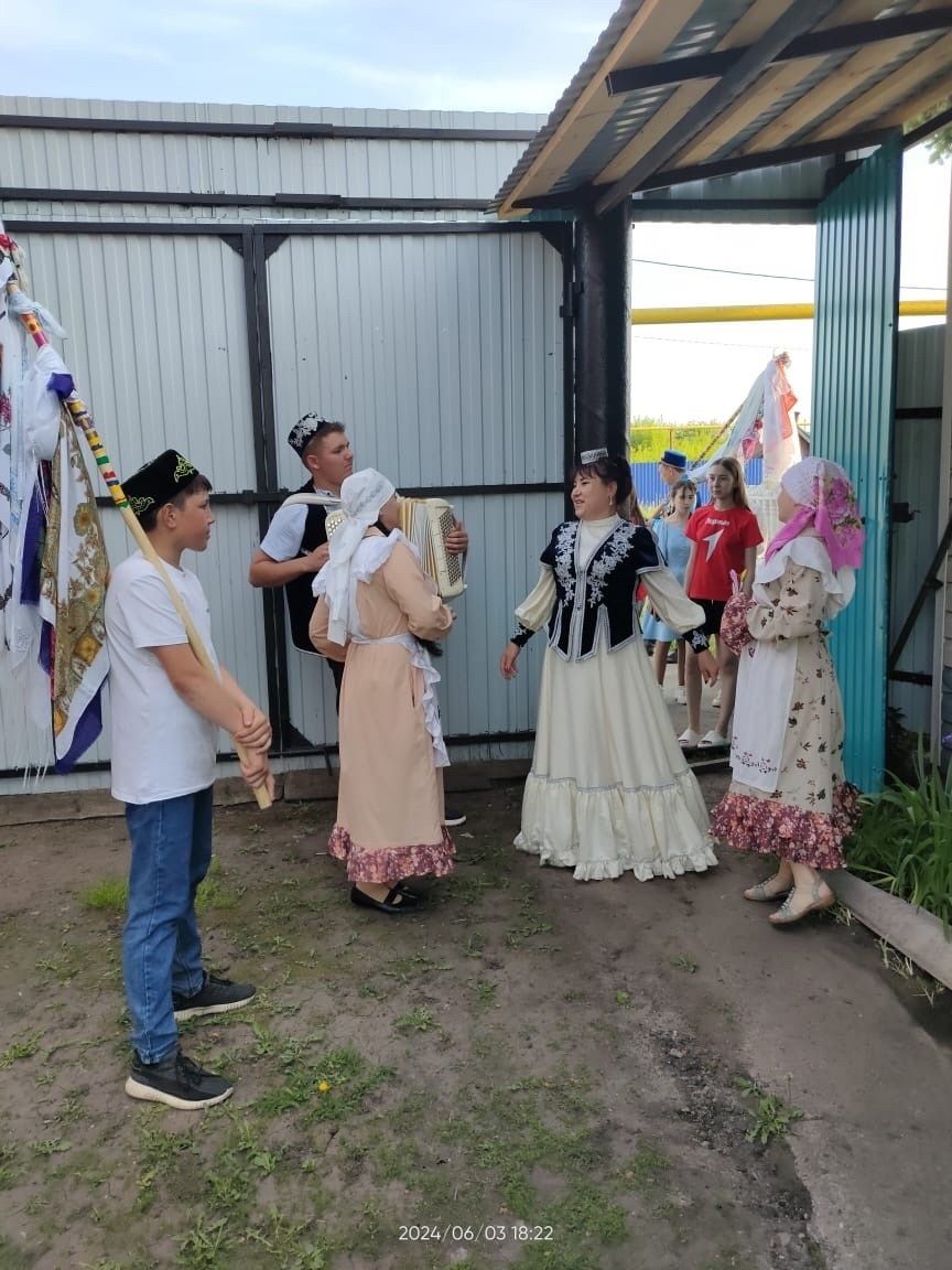 Апаста Сабан туена бүләк җыялар