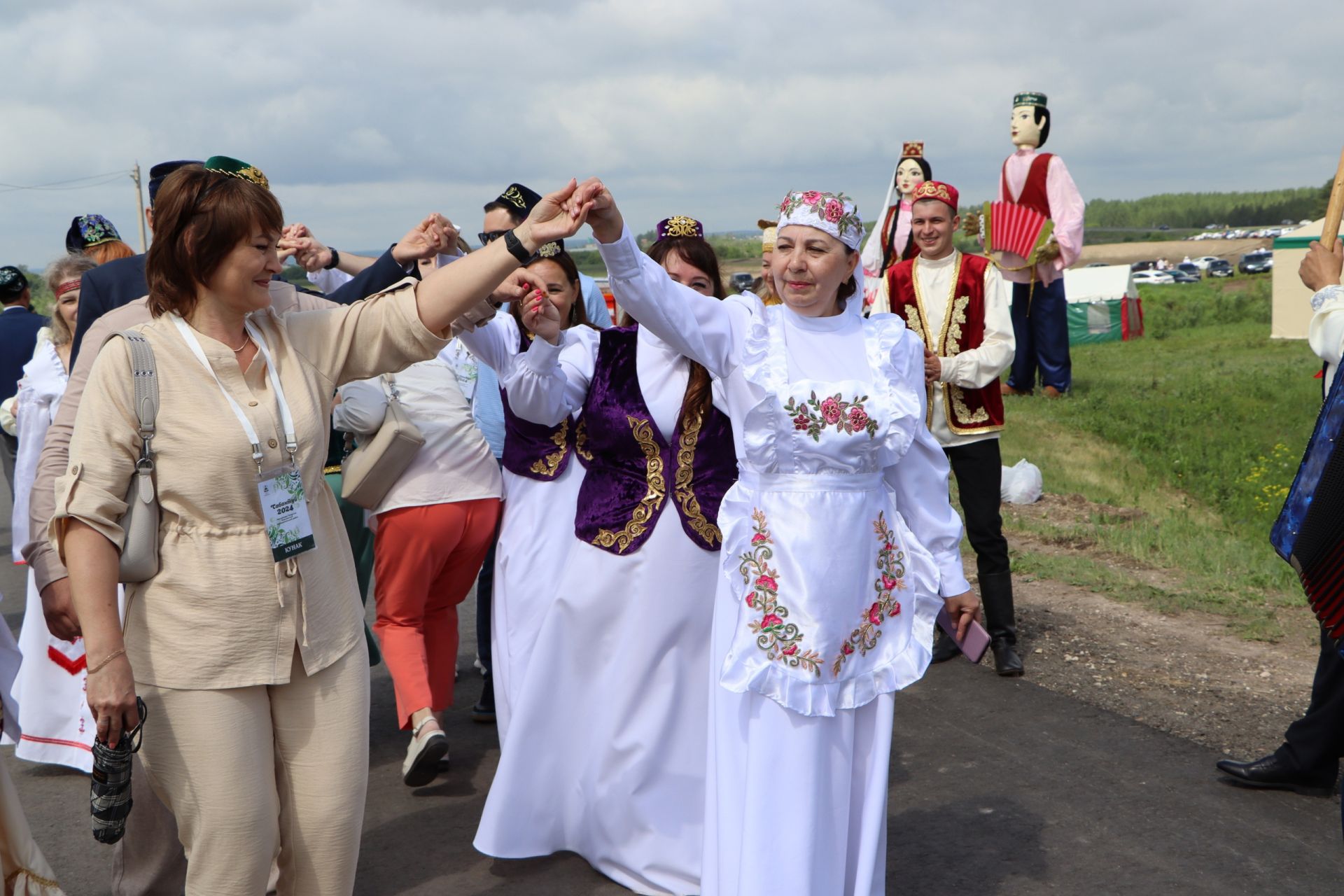 Апас Сабан туенда гореф-гадәтләр, гаилә кыйммәтләре яңара