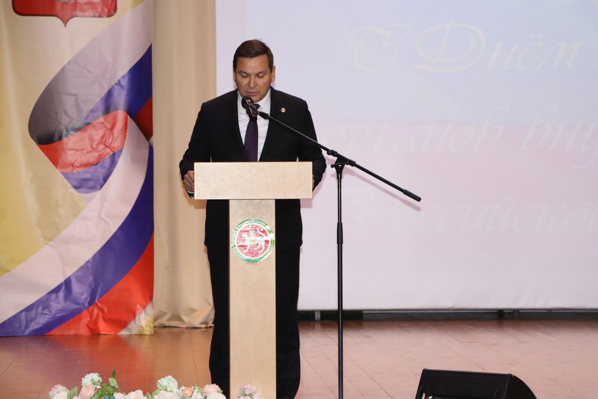 Апаста район эчке эшләр бүлеге хезмәткәрләрен хөрмәтләделәр