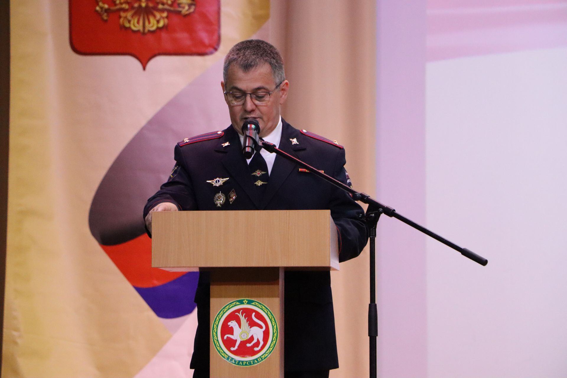 Апаста район эчке эшләр бүлеге хезмәткәрләрен хөрмәтләделәр