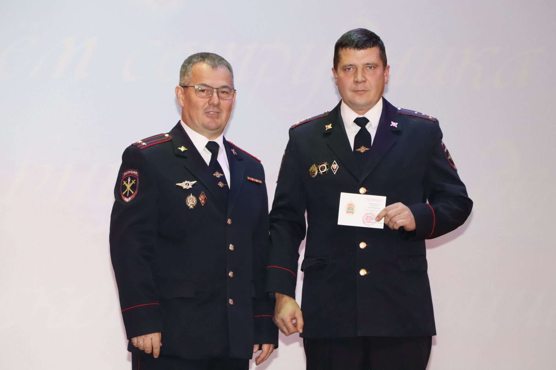 Апаста район эчке эшләр бүлеге хезмәткәрләрен хөрмәтләделәр