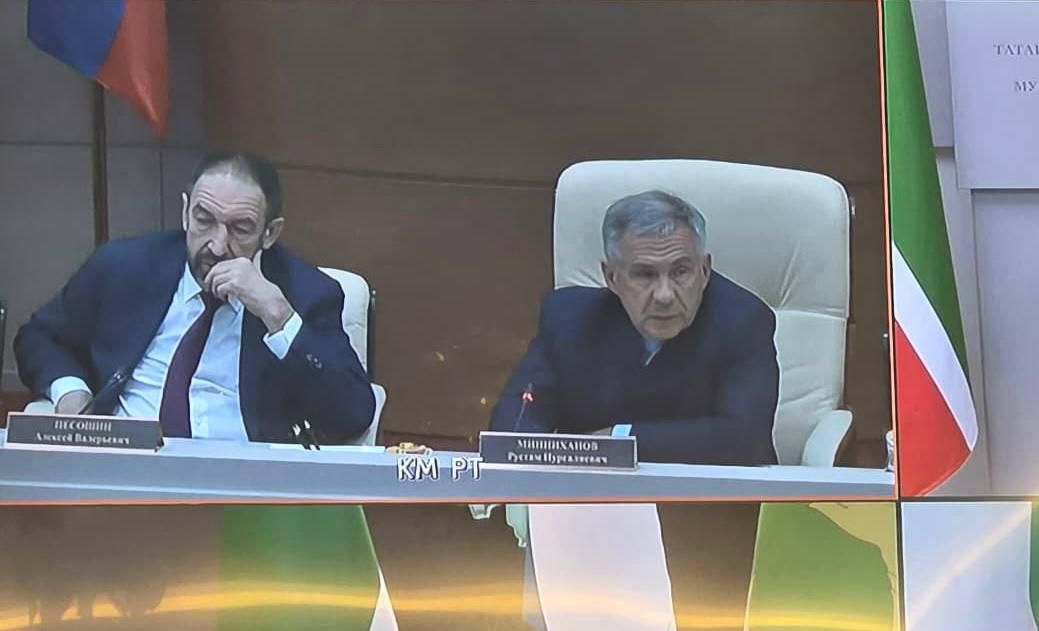 Глава района Айрат Зиганшин выступил перед Раисом Татарстана Рустамом Нургалиевичем и руководством республики с докладом