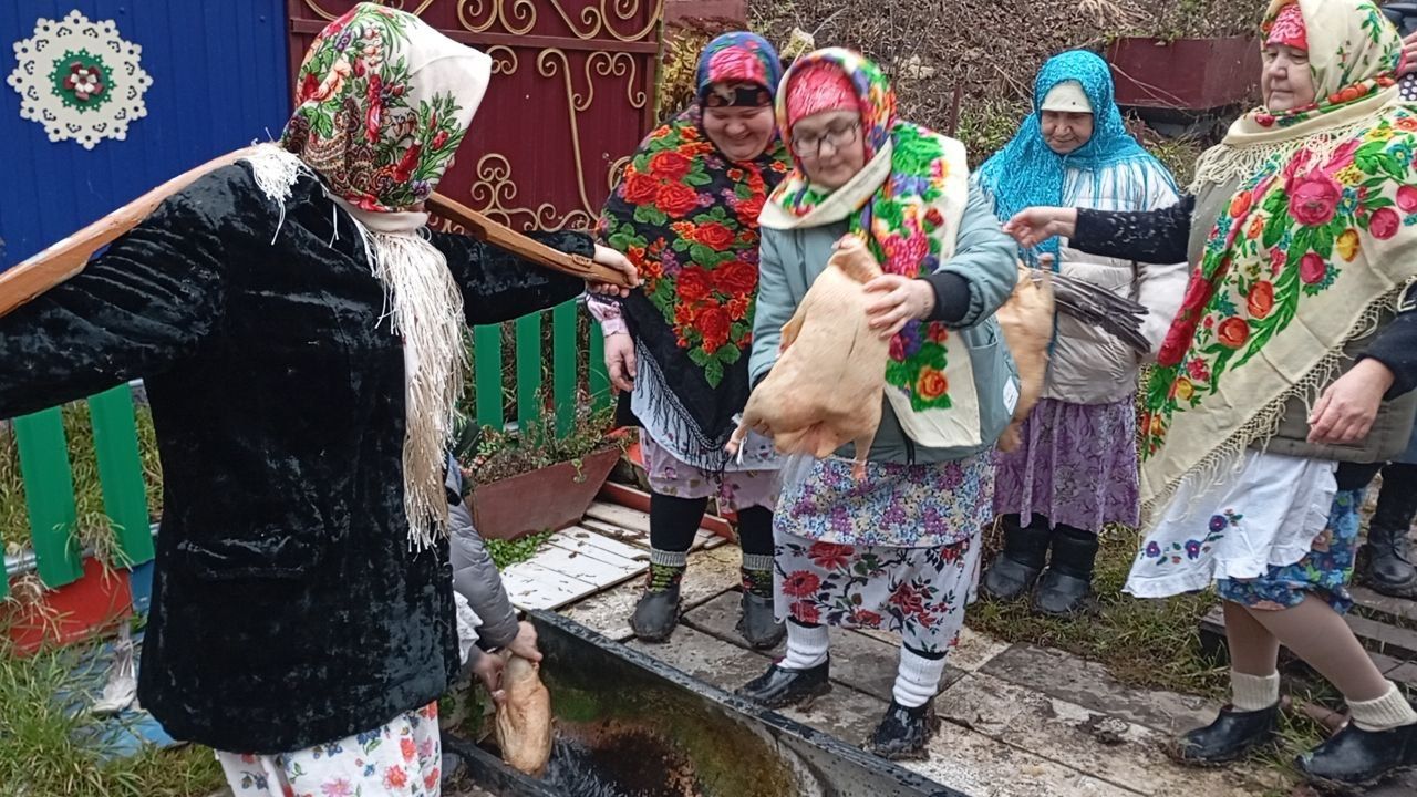 Карамасарда каз өмәсе!