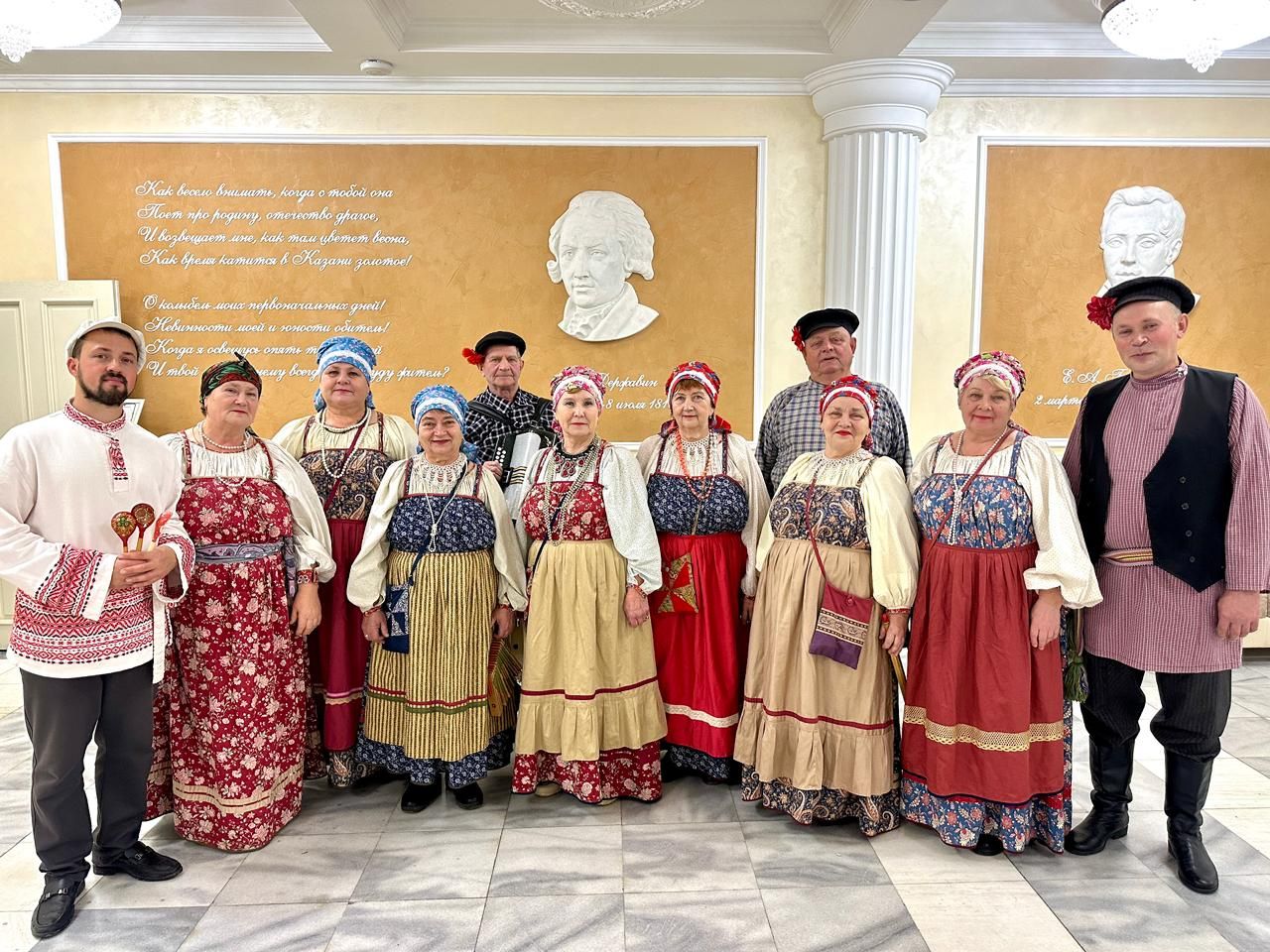 Народный ансамбль «Рябинушка» посетил юбилей фольклорного русского центра