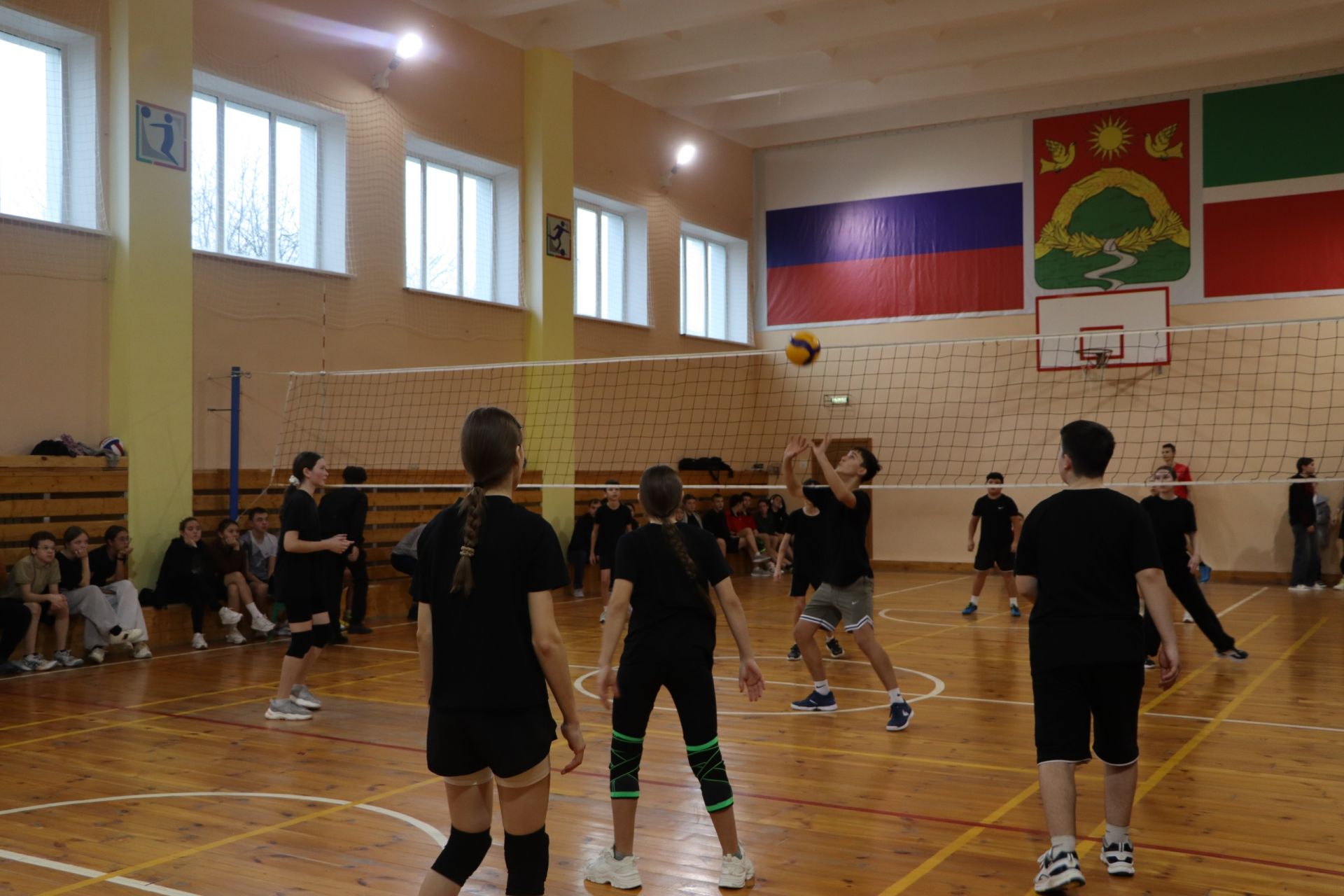 Биеш мәктәбендә волейбол ярышлары бара