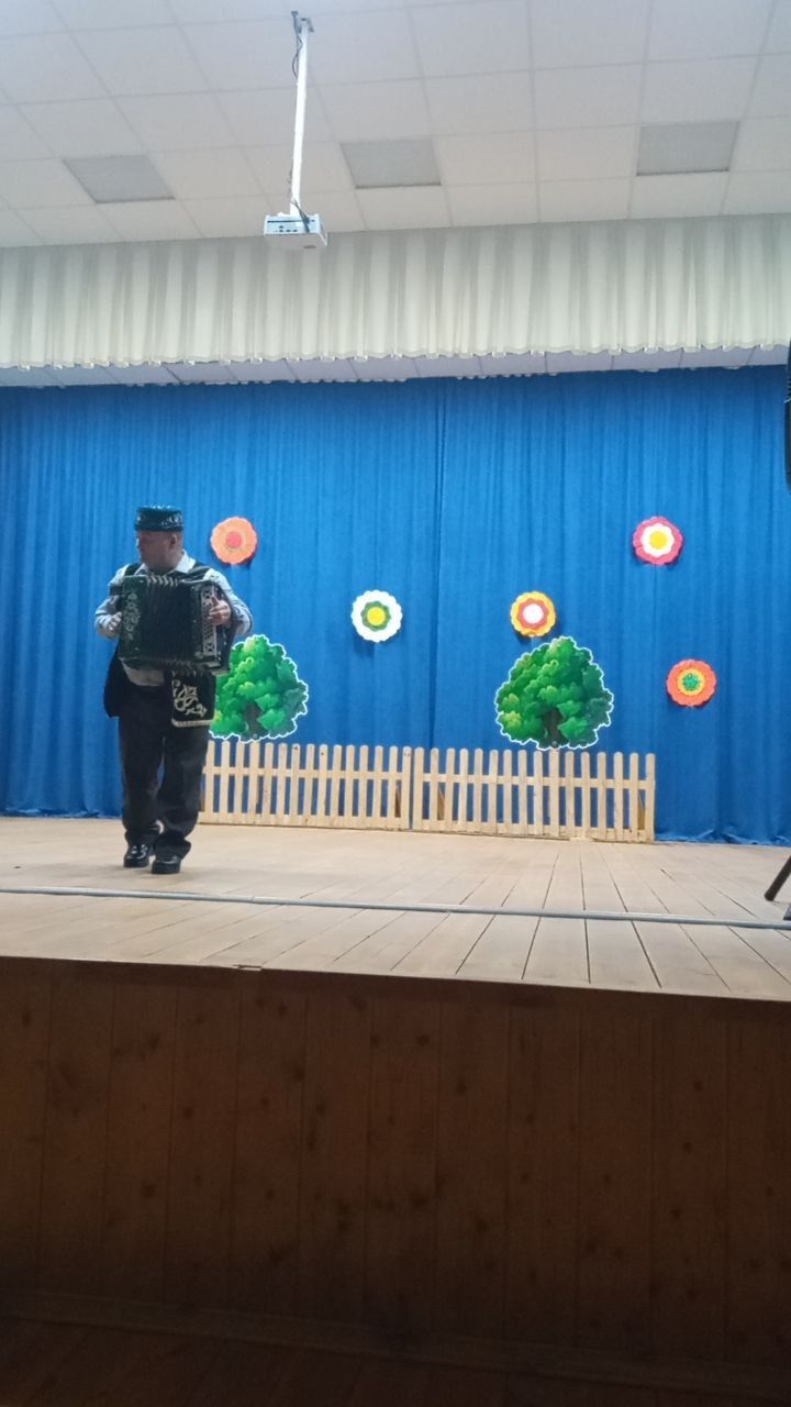 Иске Йомралы үзешчәннәре Олы Бакырчы халкына бәйрәм концерты бүләк итте