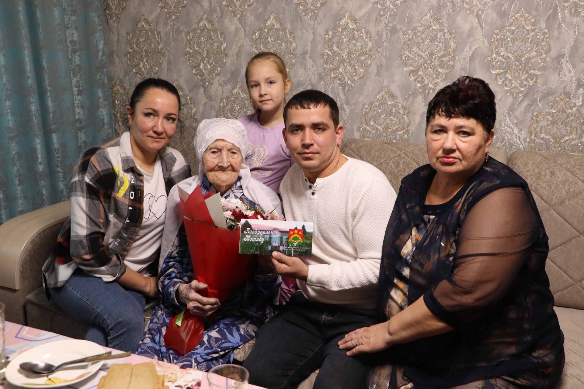 Шыгай авылыннан Саимә әби Якуповага 103 яшь тулды