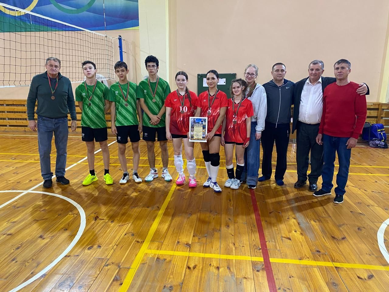 Зөфәр Зәмдиханов Кубогына узган волейбол ярышларының җиңүчеләре билгеле булды