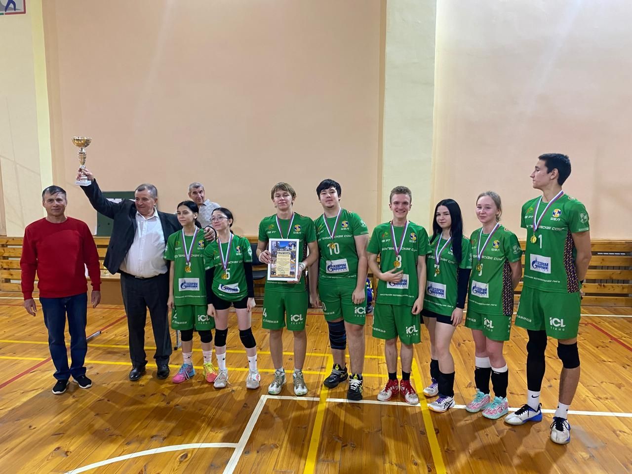 Зөфәр Зәмдиханов Кубогына узган волейбол ярышларының җиңүчеләре билгеле булды