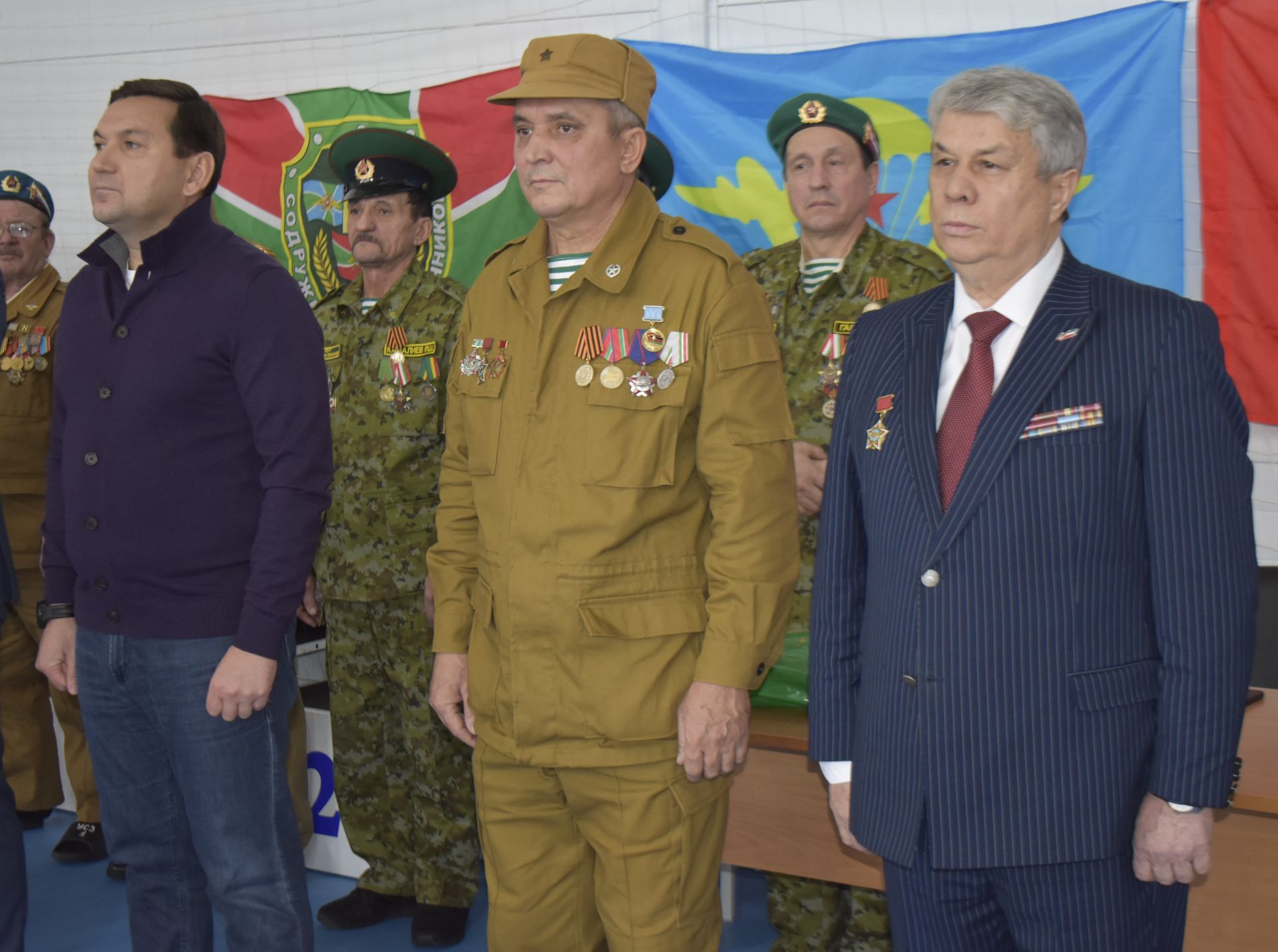 Апаста хәрби хәрәкәтләрдә һәлак булган райондашларны көрәш келәмендә искә алдылар