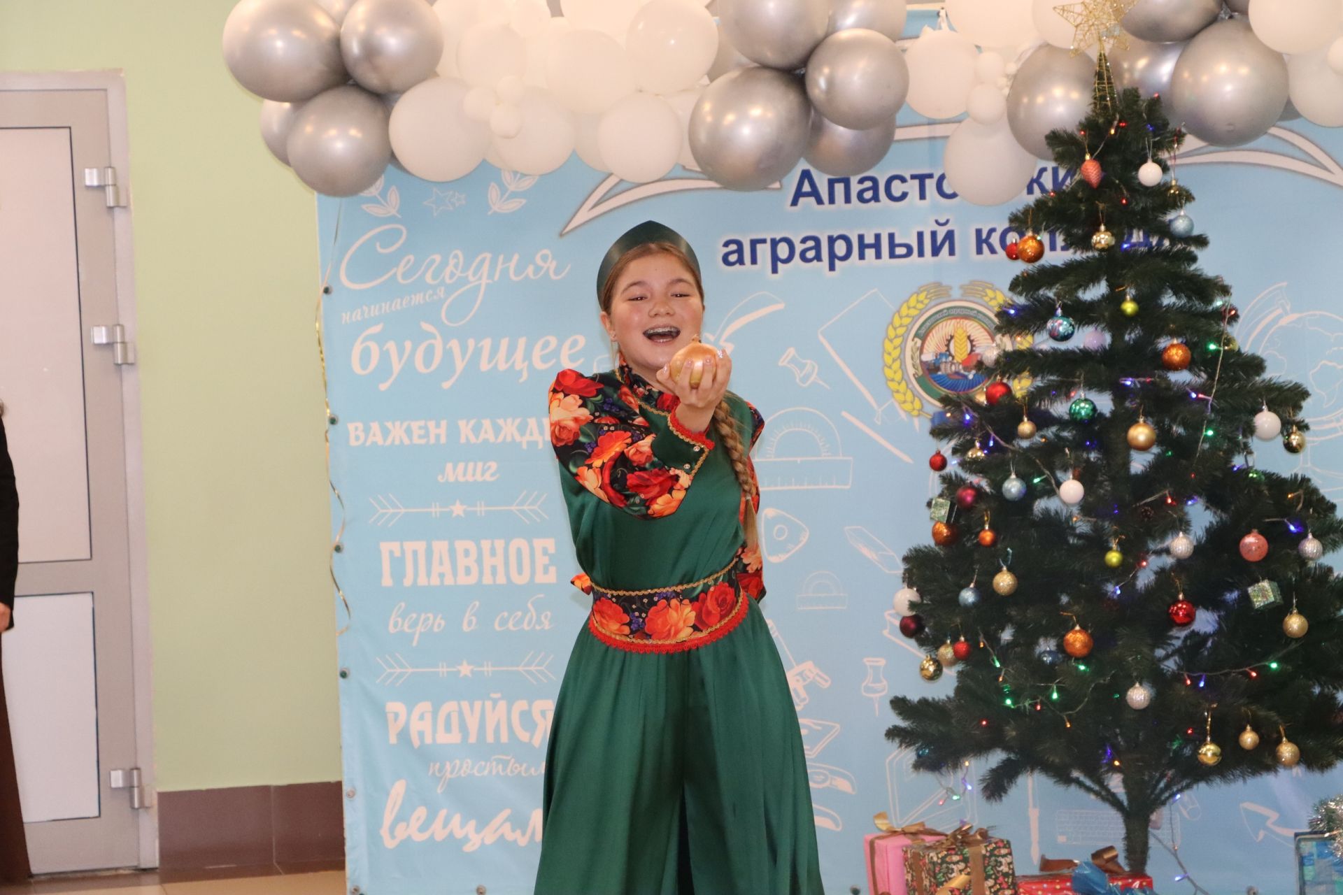 Назирә Җиһаншина балаларга Яңа ел бәйрәме бүләк итте!