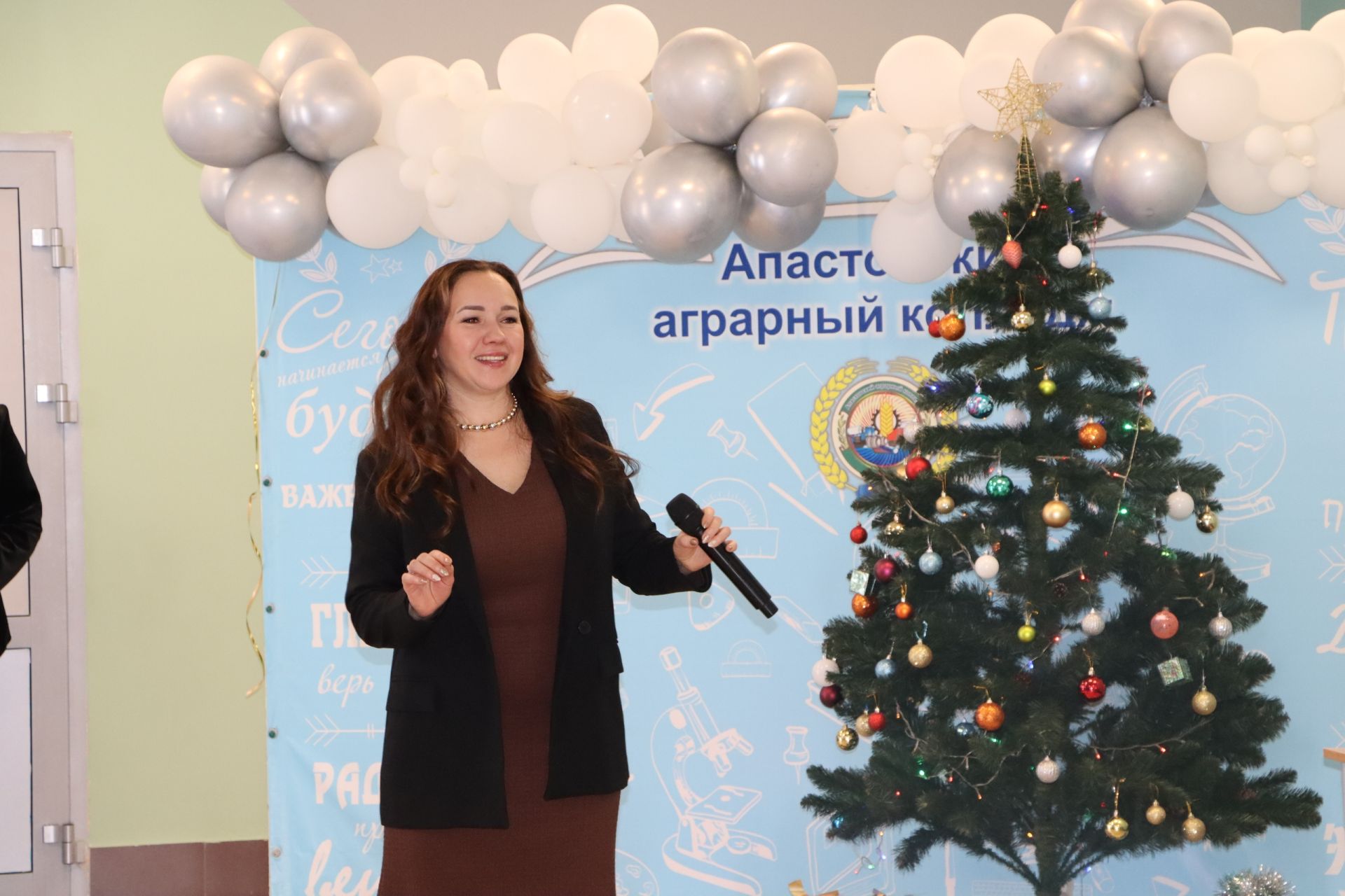 Назирә Җиһаншина балаларга Яңа ел бәйрәме бүләк итте!