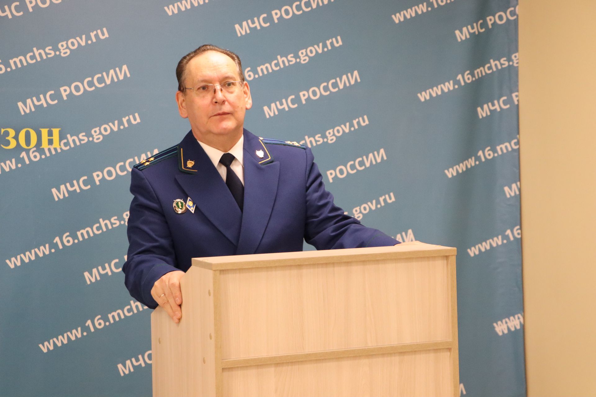 Район башлыгы Айрат Җиһаншин: “Сезнең хезмәт кеше милкен, сәламәтлеген, гомерен саклап кала”