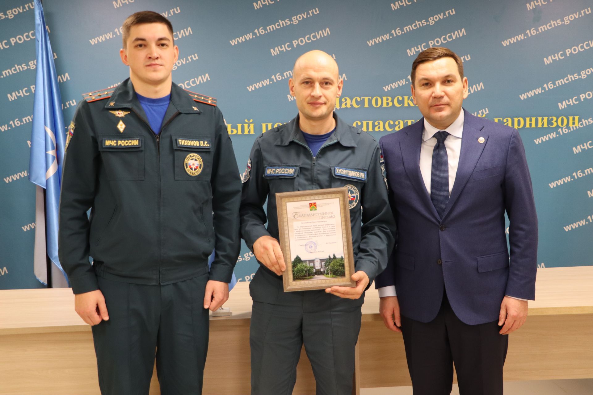 Район башлыгы Айрат Җиһаншин: “Сезнең хезмәт кеше милкен, сәламәтлеген, гомерен саклап кала”