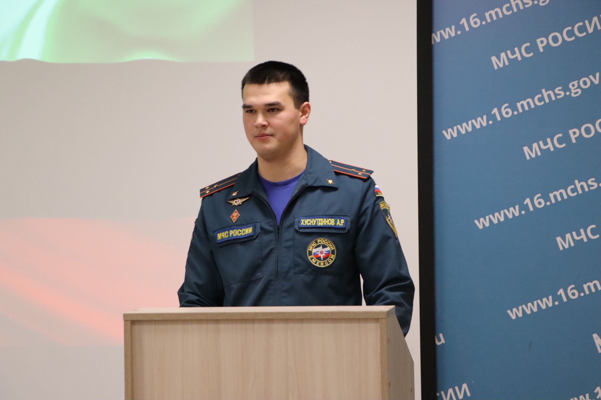 Район башлыгы Айрат Җиһаншин: “Сезнең хезмәт кеше милкен, сәламәтлеген, гомерен саклап кала”
