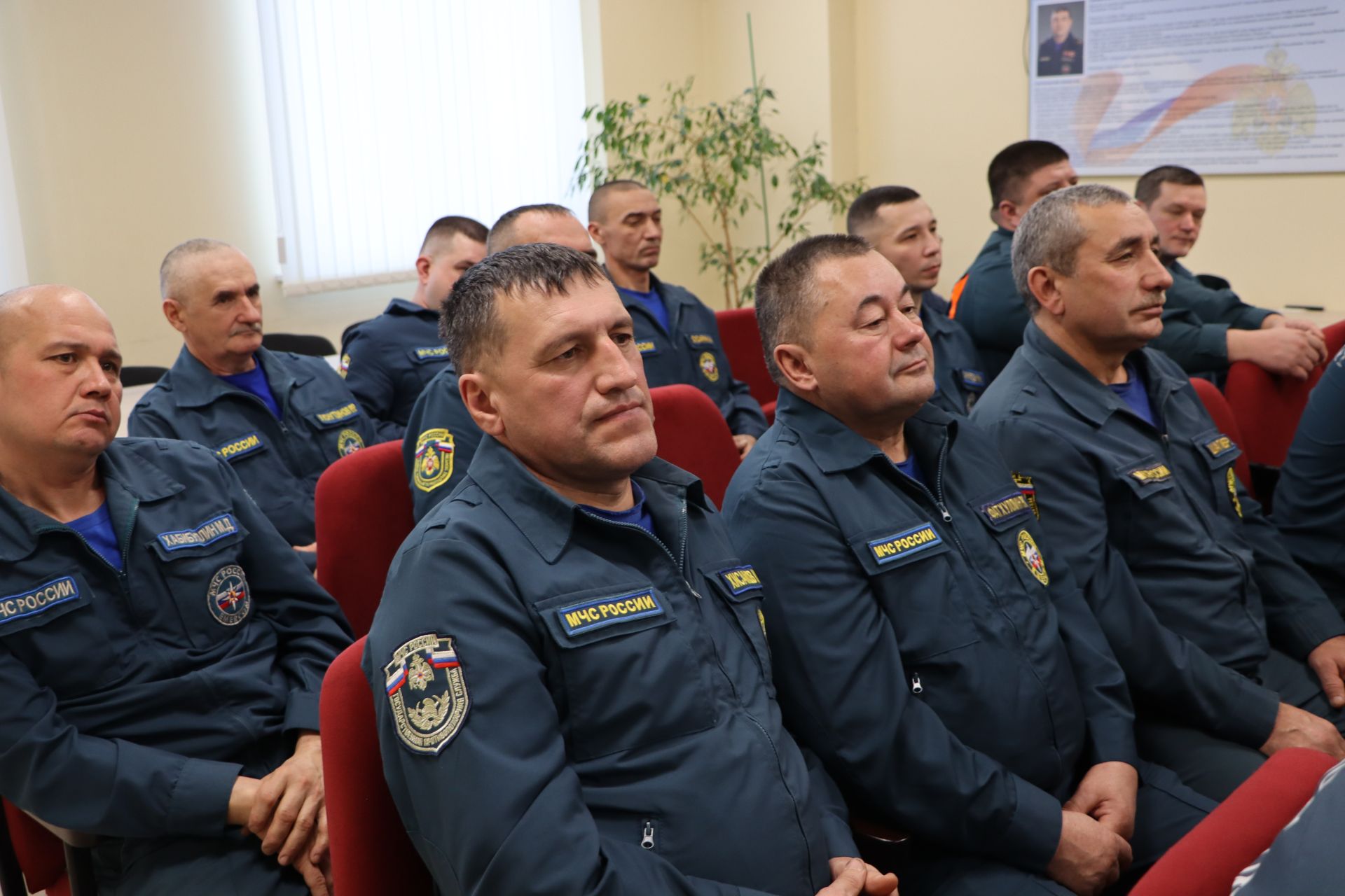 Район башлыгы Айрат Җиһаншин: “Сезнең хезмәт кеше милкен, сәламәтлеген, гомерен саклап кала”