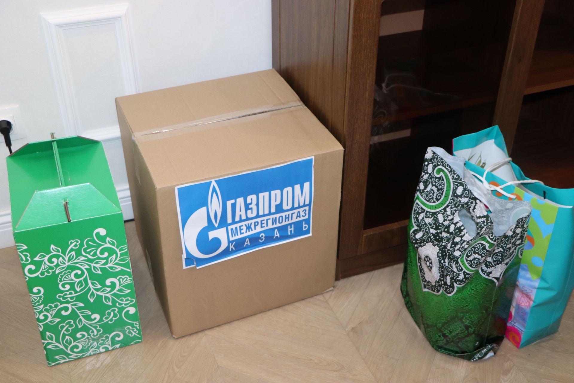 Апаска Татарстан Республикасы Дәүләт Советы депутатлары Айдар Таһиров һәм Фәнил Баһаветдинов һәм  килде