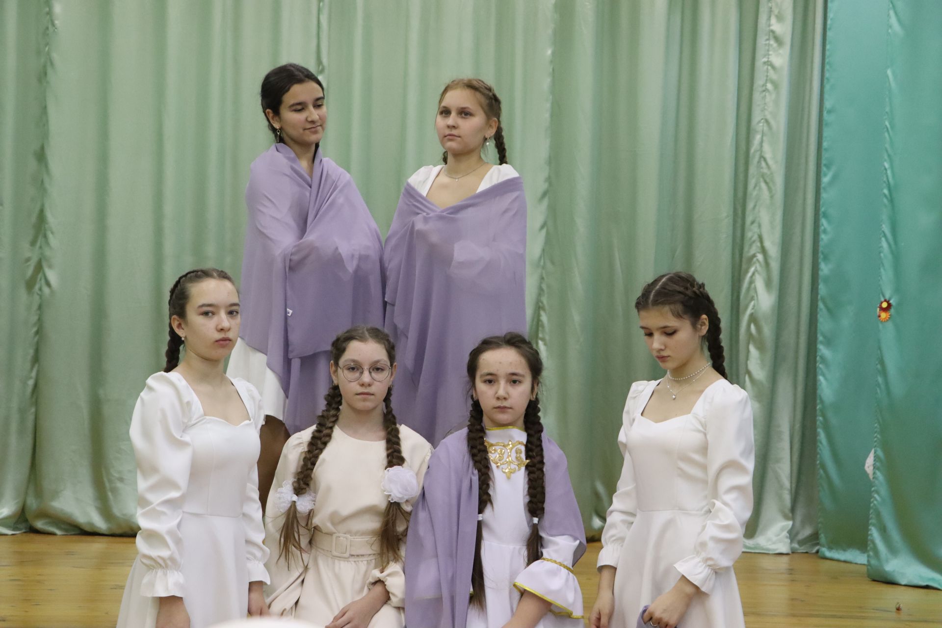 “Энекәш” китабы авторы Гөлүсә Закирова Борнаш мәктәбендә очрашуда катнашты