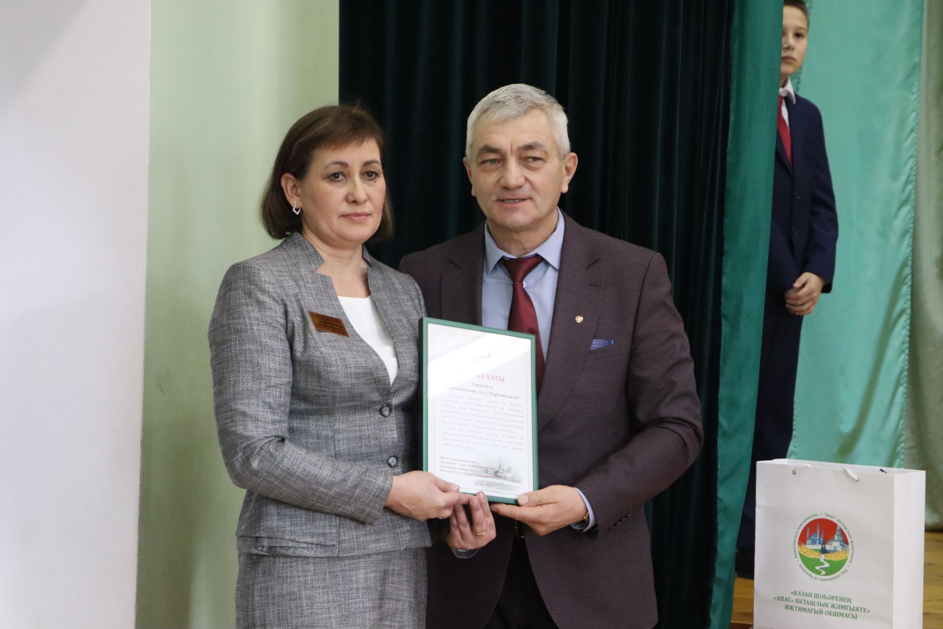 “Энекәш” китабы авторы Гөлүсә Закирова Борнаш мәктәбендә очрашуда катнашты