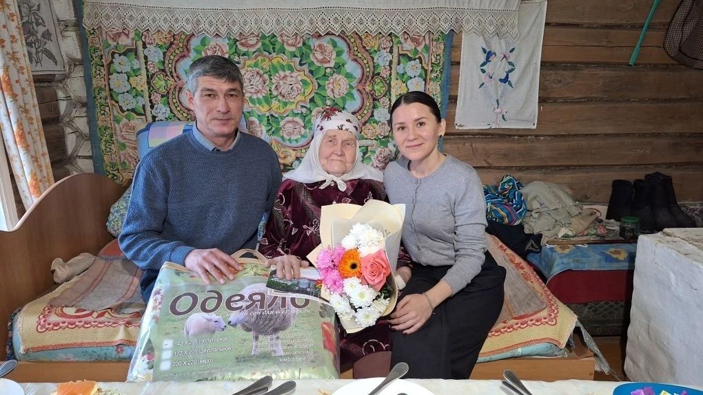 Чирмешән авылында яшәүче Фәһимә әби Шәрәфетдинова 95 яшьлек гомер бәйрәмен каршылады