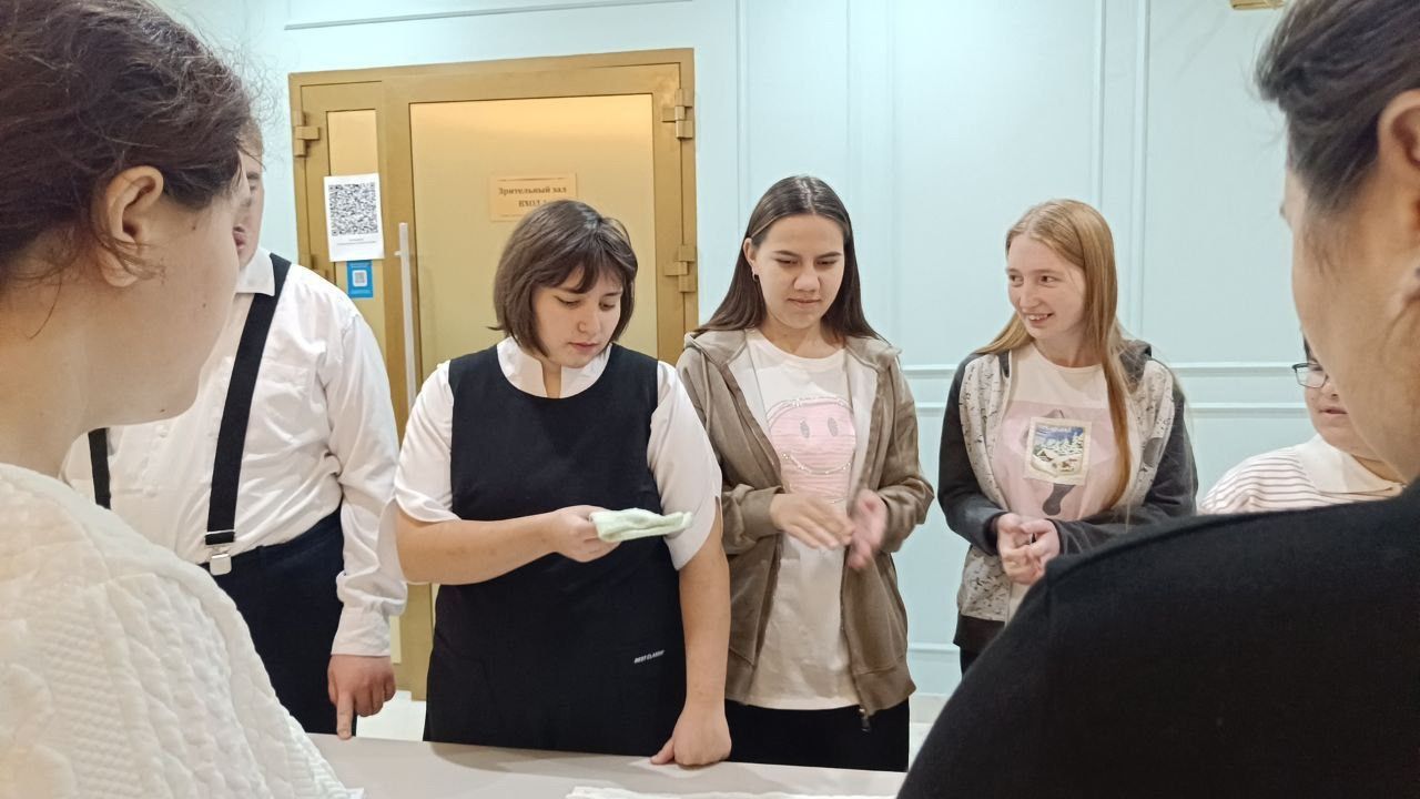 В Апастовском аграрном колледже прошел мастер-класс по  изготовлению чая и сухих душевых комплектов для участников СВО
