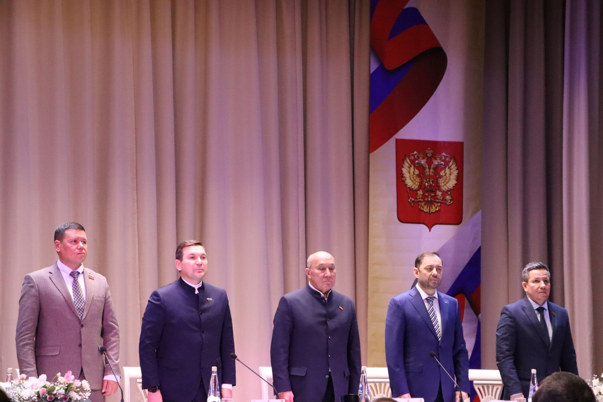 “Апас киләчәкне күрә белә һәм шул киләчәк өчен системалы эш алып бара”