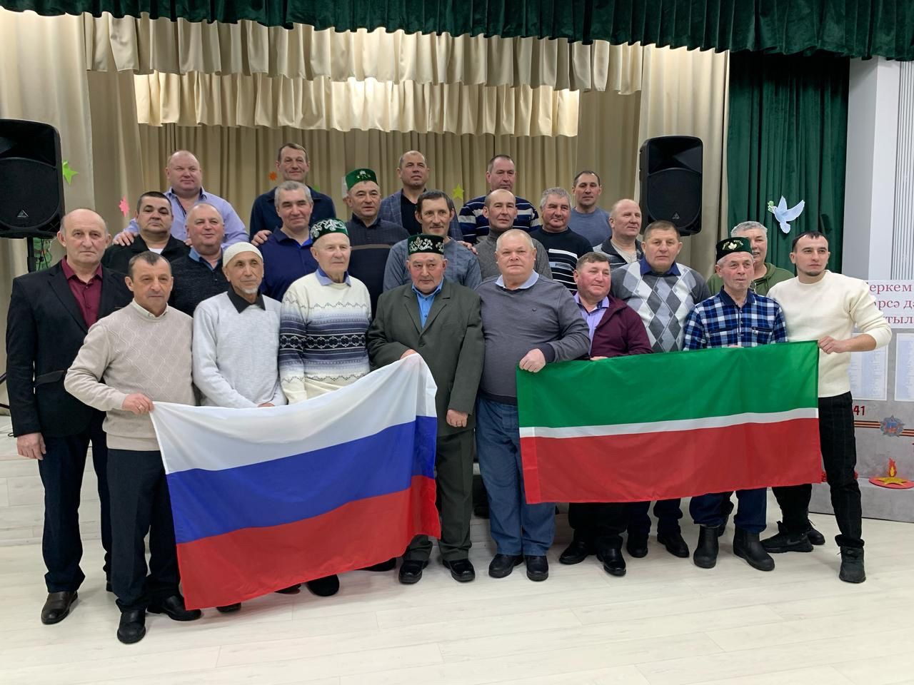 Кече Болгаерда ир-егетләрне хөрмәтләделәр