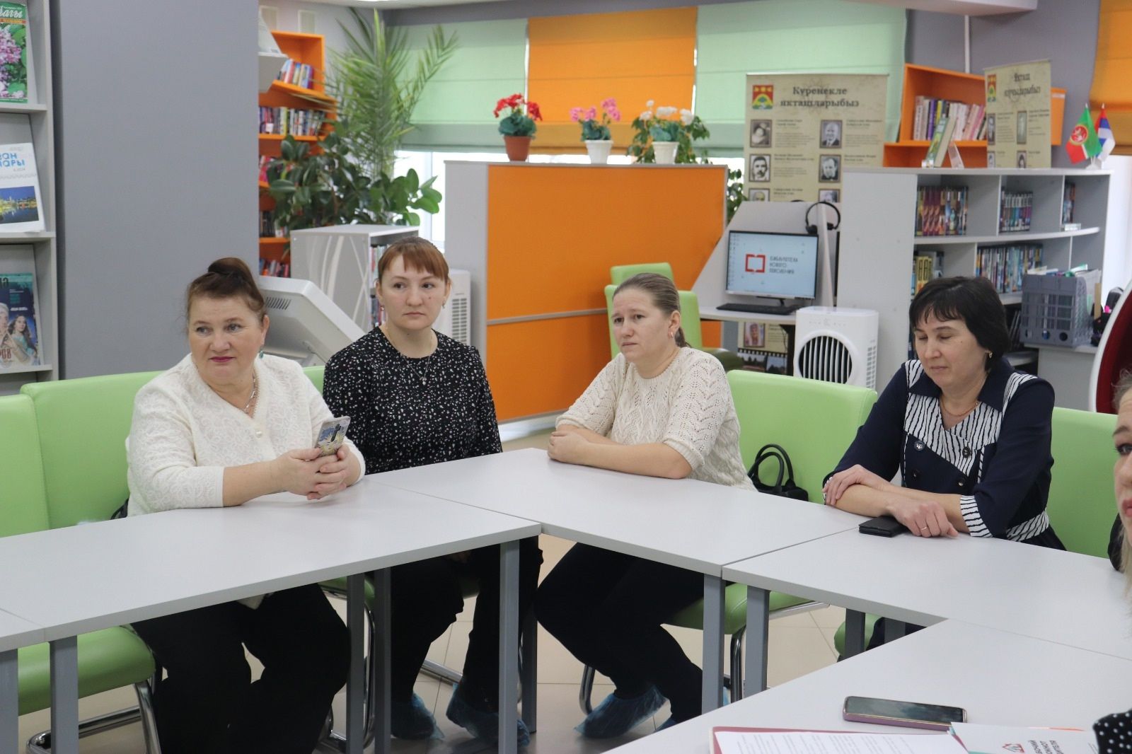 Апаста ата-аналар комитеты рәисләре белән очрашу узды