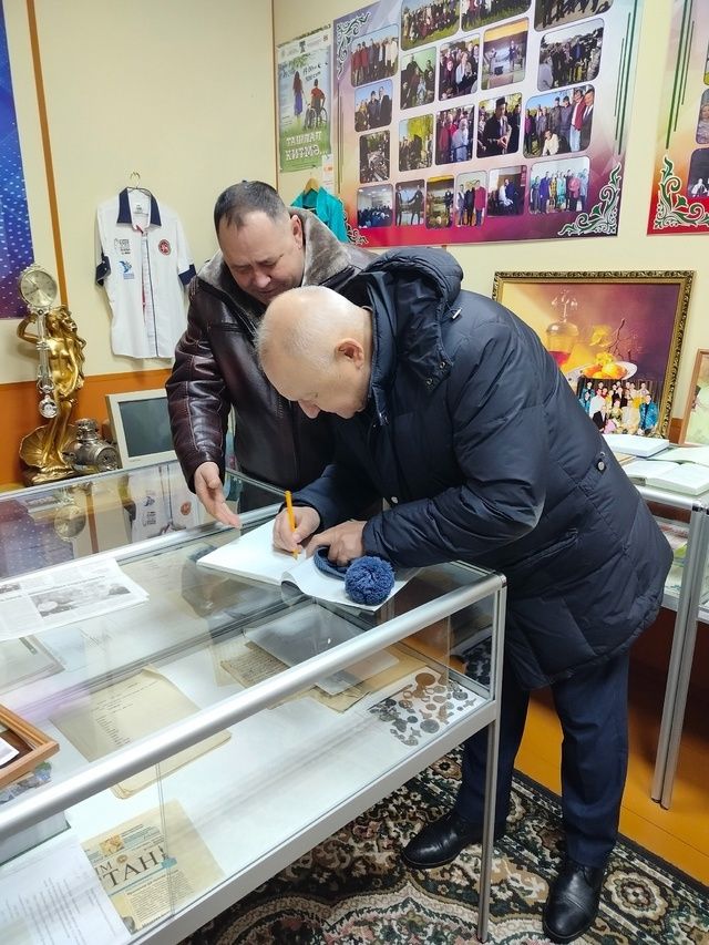 Әмир Камалиев музее зур кунаклар кабул итте