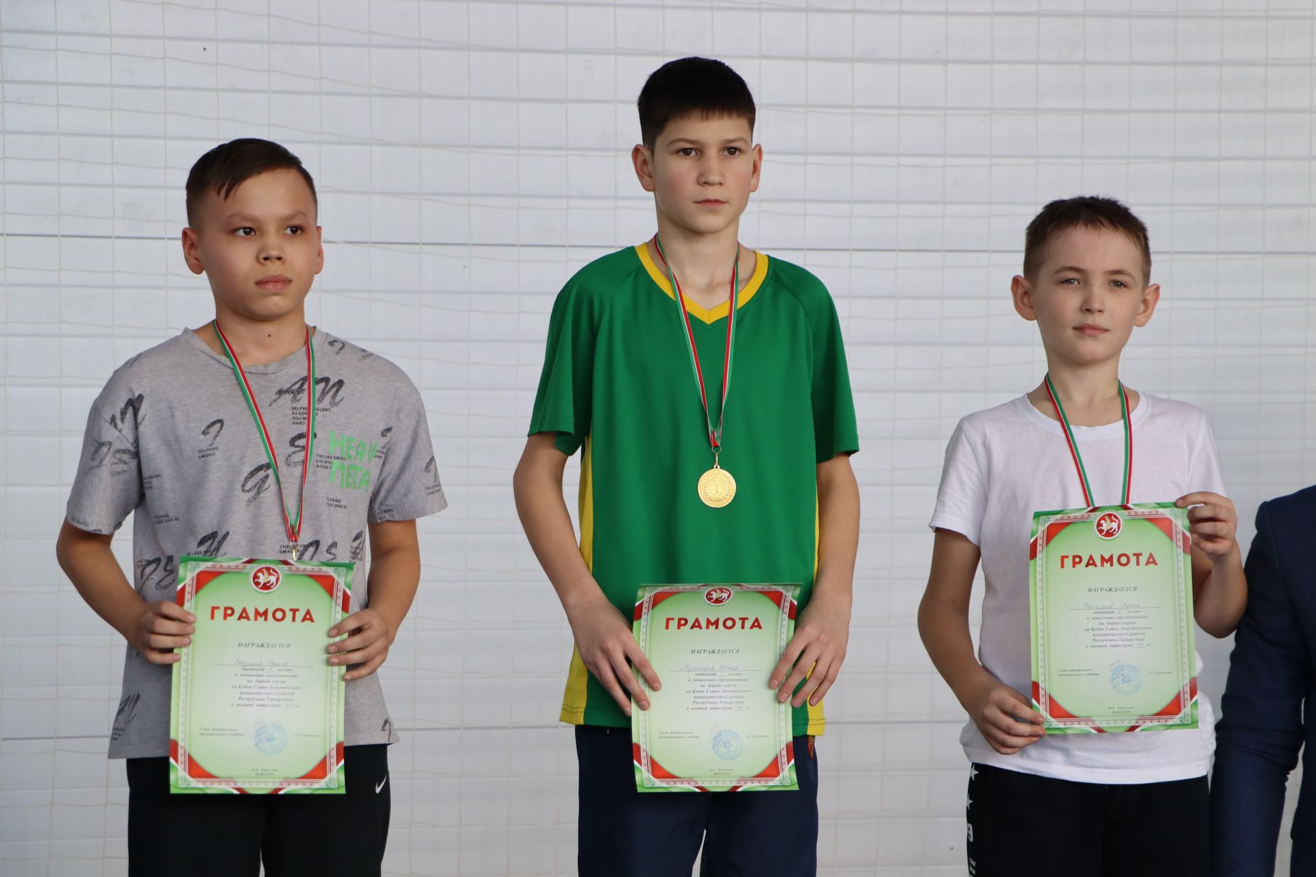 Апаста район башлыгы призларына көрәш ярышлары узды