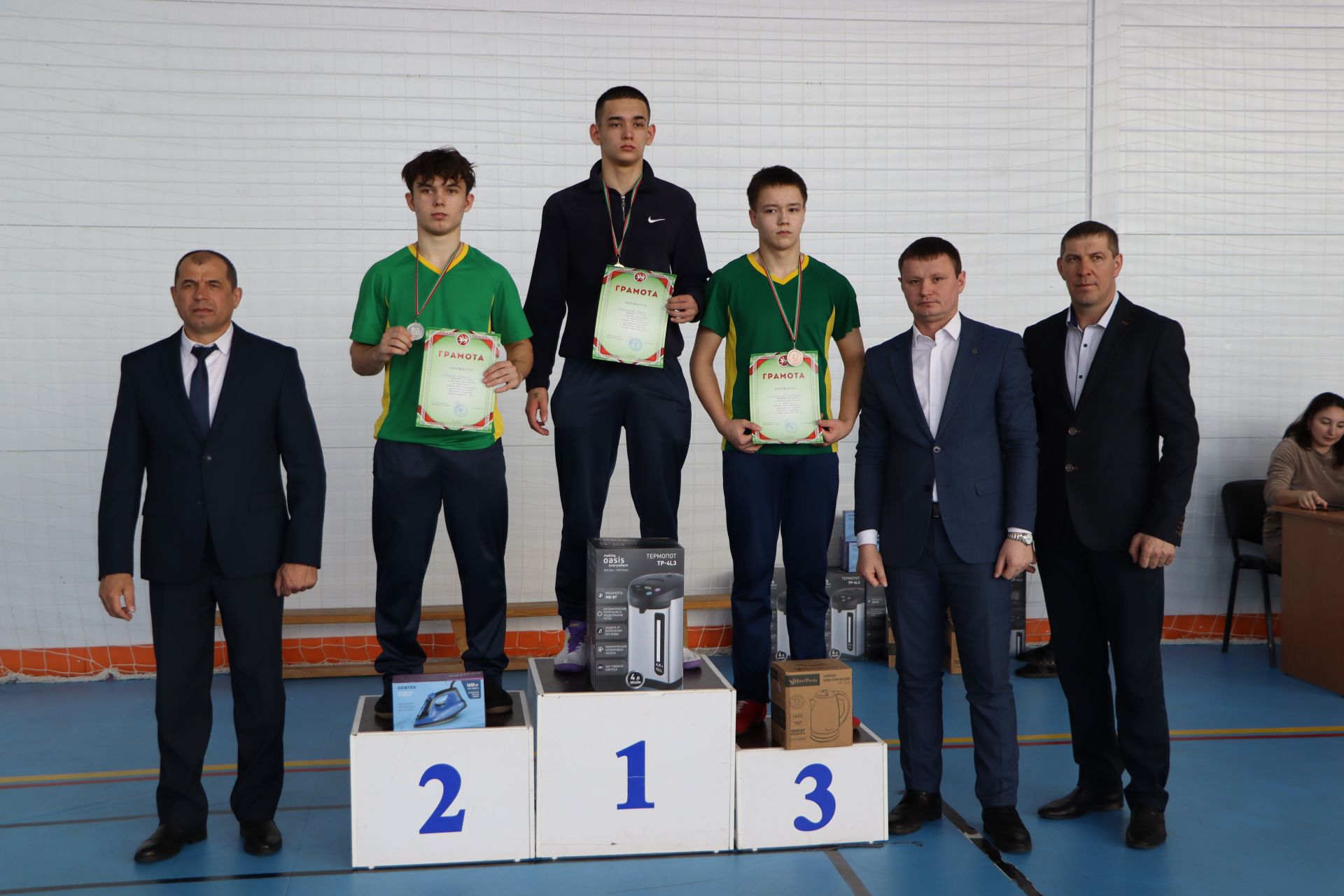Апаста район башлыгы призларына көрәш ярышлары узды