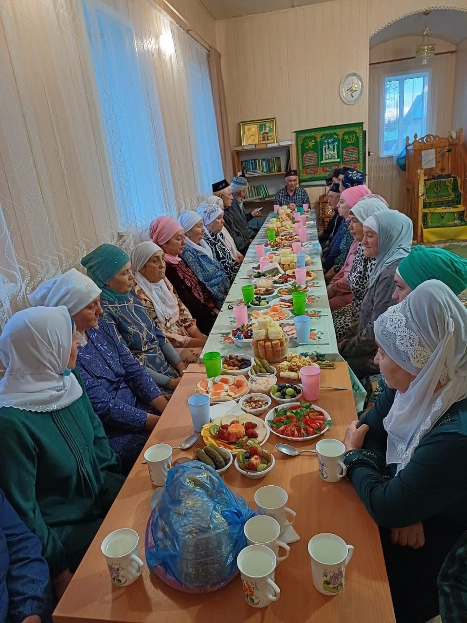 Шыгай авылы өлкәннәре кабат ифтар ашына җыелган