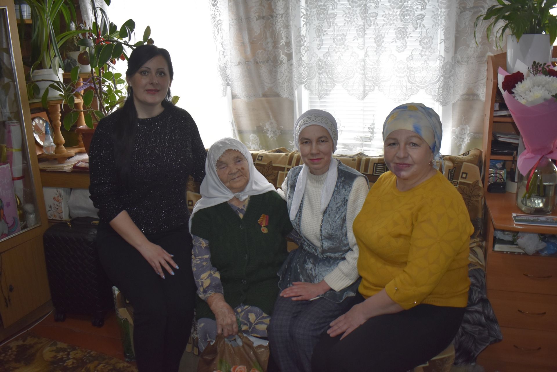 Галия әби Зәйнуллина: “Кияргә кием, ашарга ризык булмаган чорларны уздык”