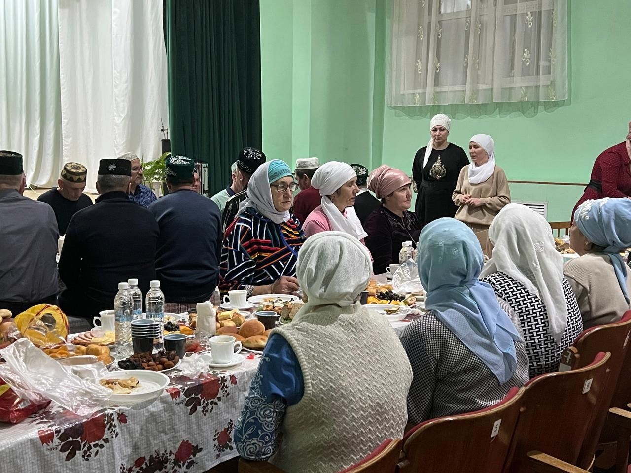 Тутай җирлегендә күмәкләшеп авыз ачтылар