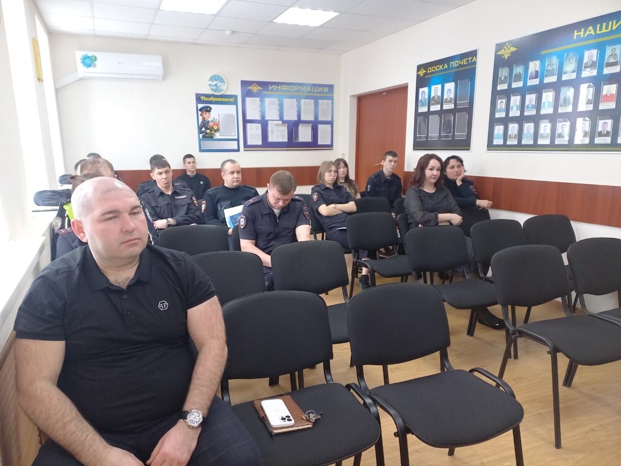 Апас эчке эшләр бүлеге хезмәткәрләре батыр егетләр белән очрашты
