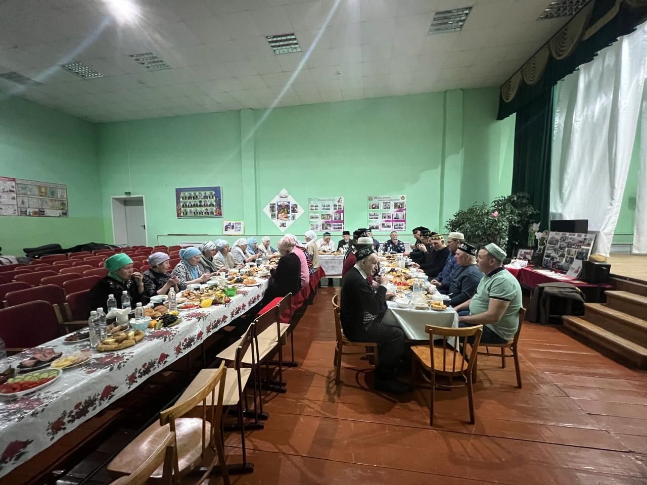 Тутай җирлегендә күмәкләшеп авыз ачтылар