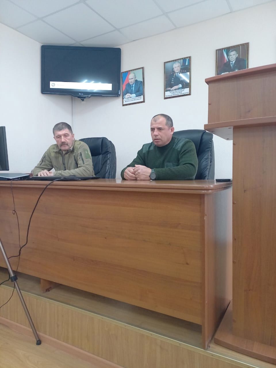 Апас эчке эшләр бүлеге хезмәткәрләре батыр егетләр белән очрашты