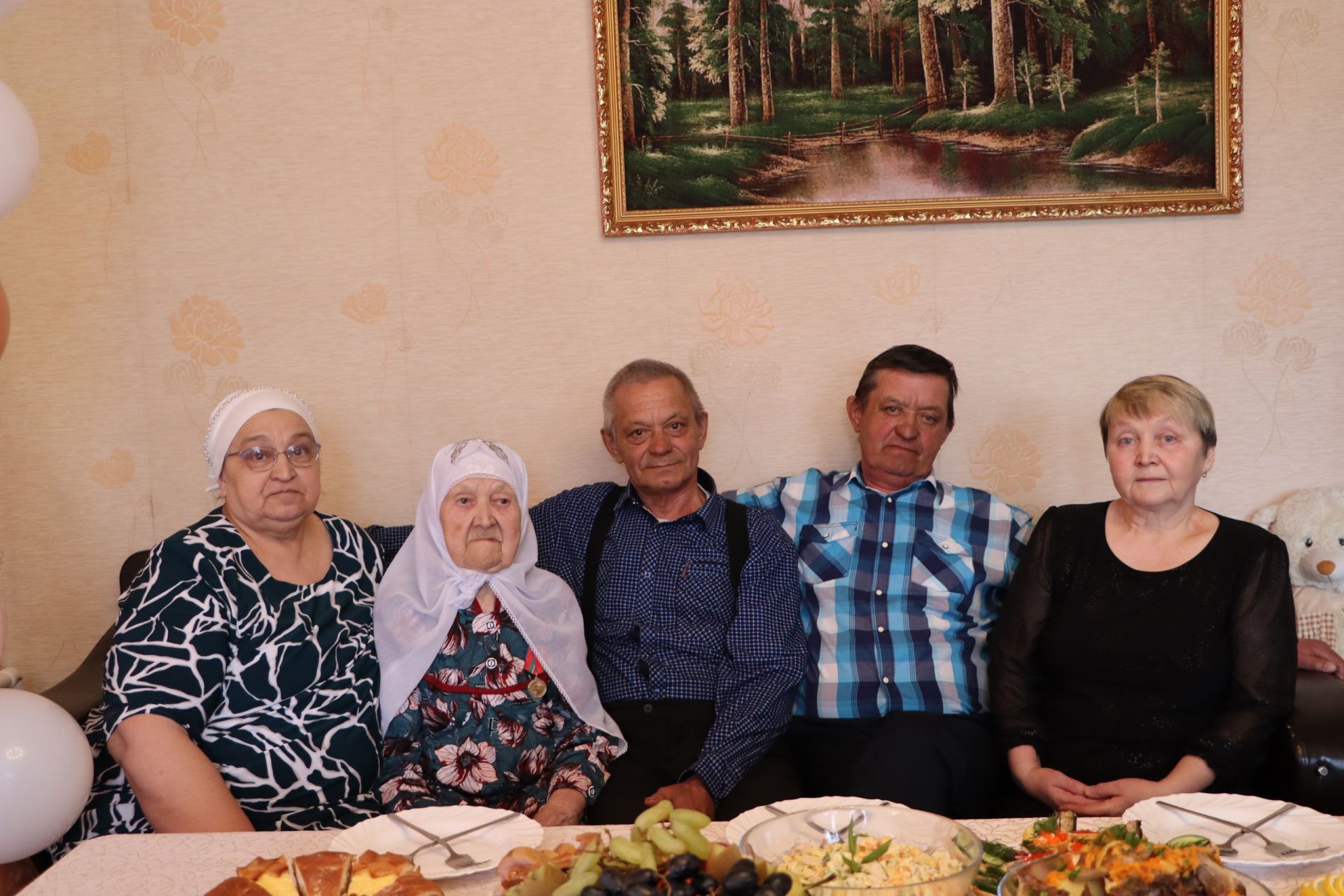 Гакифә әби Ярмөхәммәтова: «Үлән ашап үссәк тә, күңелебез күтәренке иде”