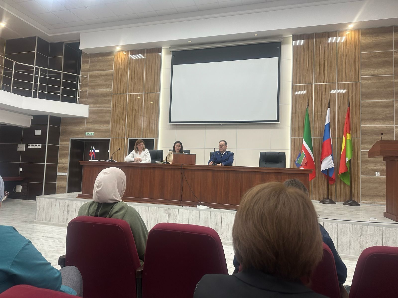 Апаста балигъ булмаган балалар эше һәм аларны яклау комиссиясенең чираттагы утырышы узды