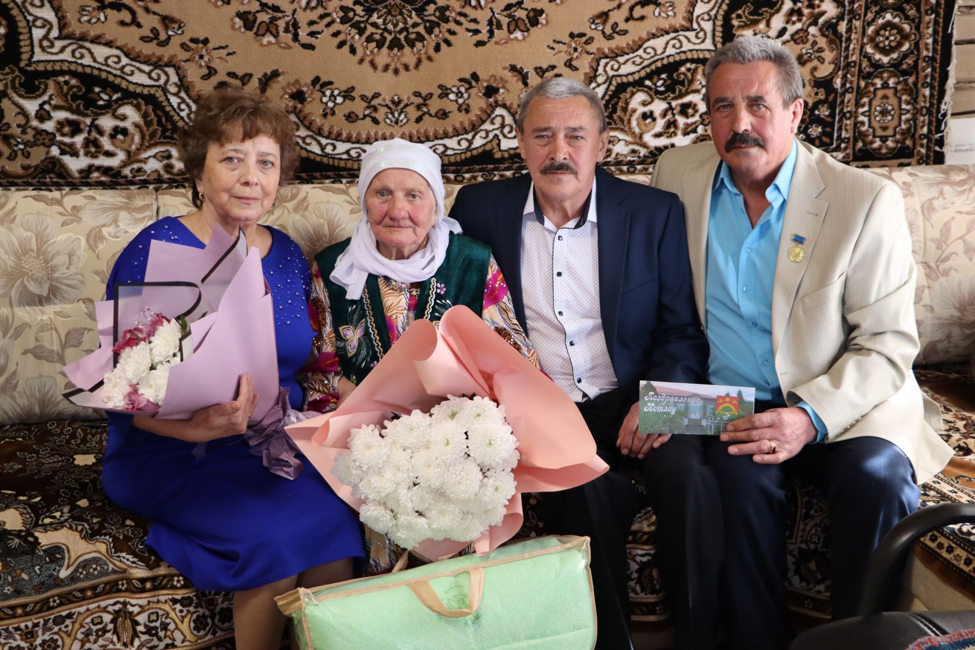 Дәвеш авылында яшәүче Нурия әби Вәлиуллинага 90 яшь тулды