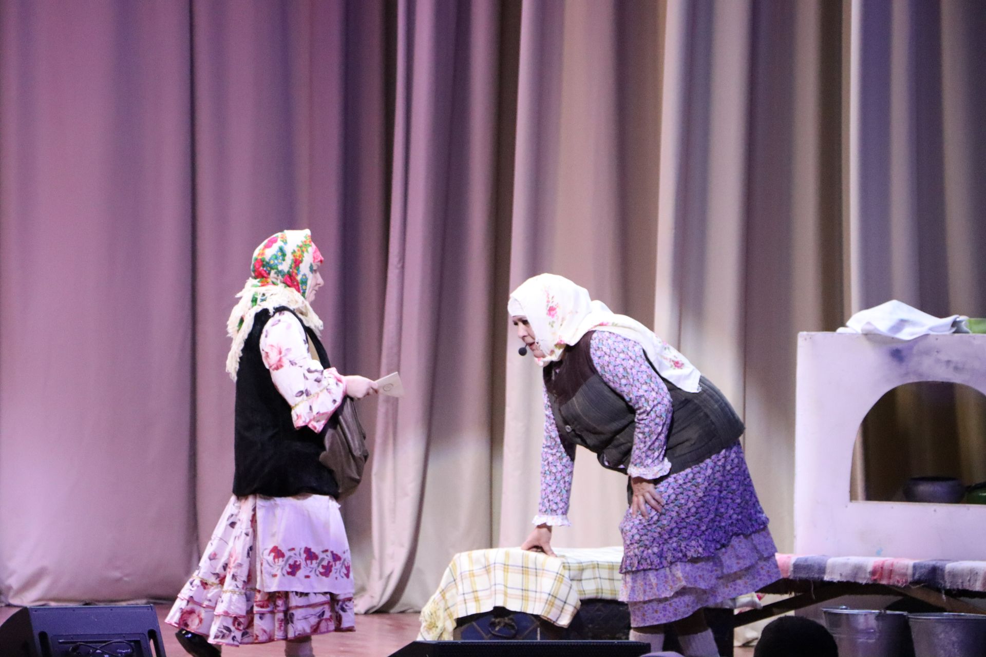 Әлмәндәр җирлеге – Апас сәхнәсендә