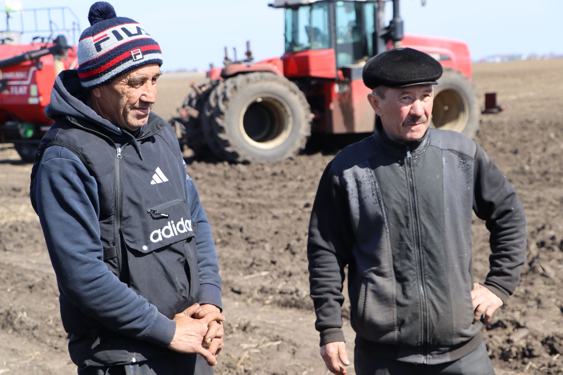 “Апас-Мол” агрофирмасының Горбунов берләшмәсе хезмәтчәннәре дә чәчү эшләренә зур оешканлык белән керешкәннәр