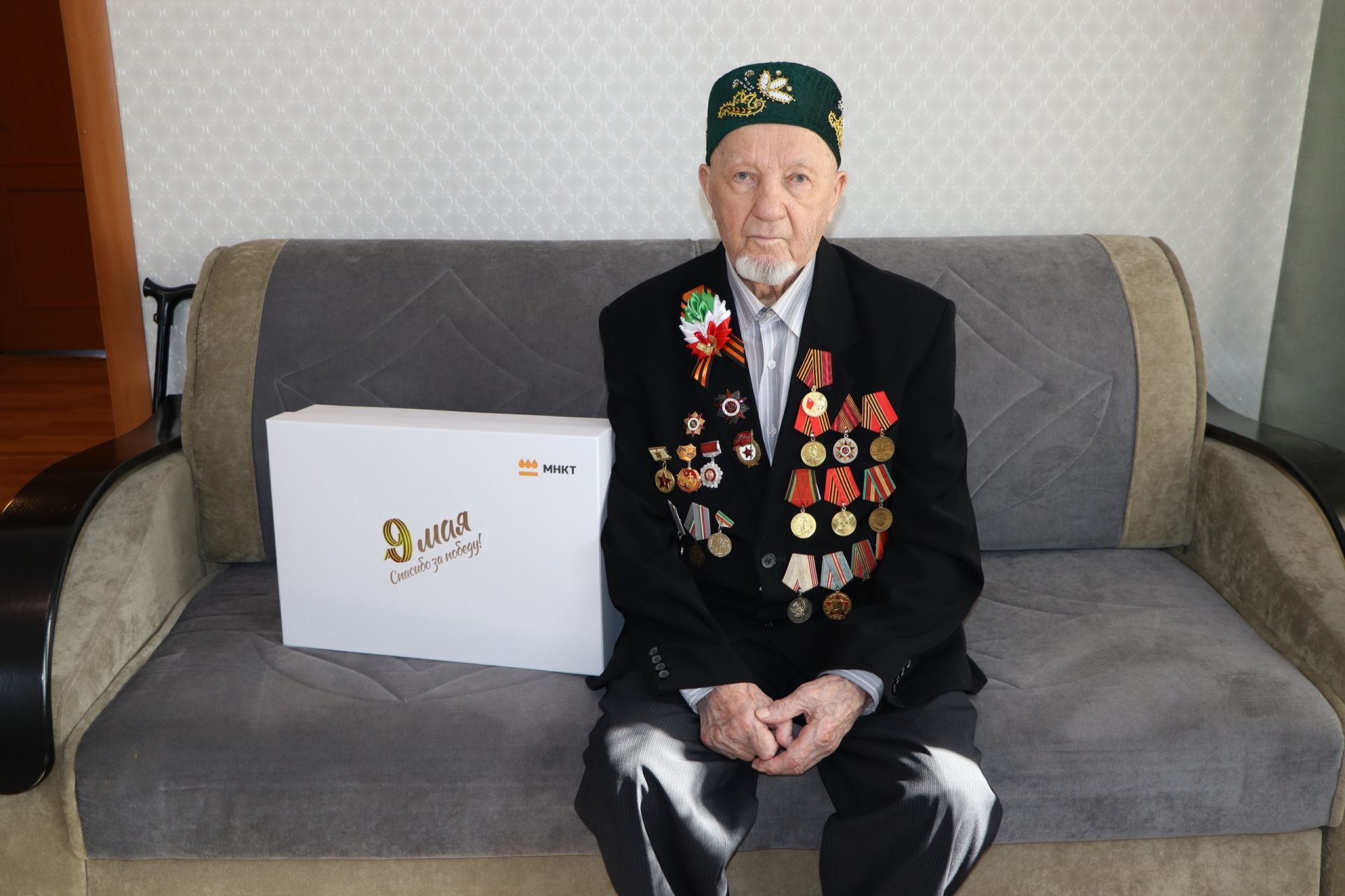 Районыбыз ветераннары Бөек Җиңүнең 80 еллыгы уңаеннан бүләкләр кабул итә