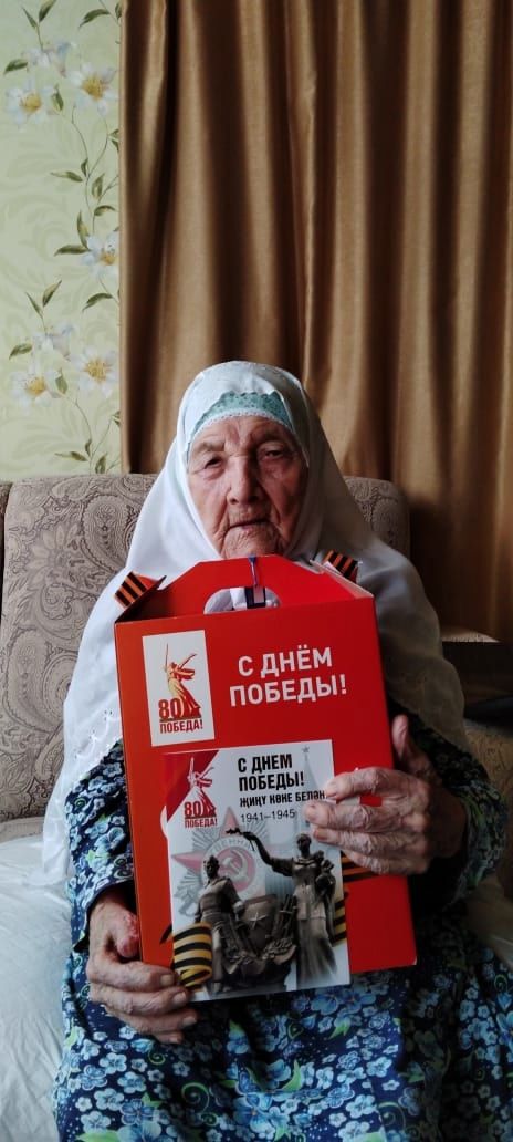 Олы Болгаер җирлегенең тыл ветераннары Татарстан Рәисенең бүләген кабул иттеләр