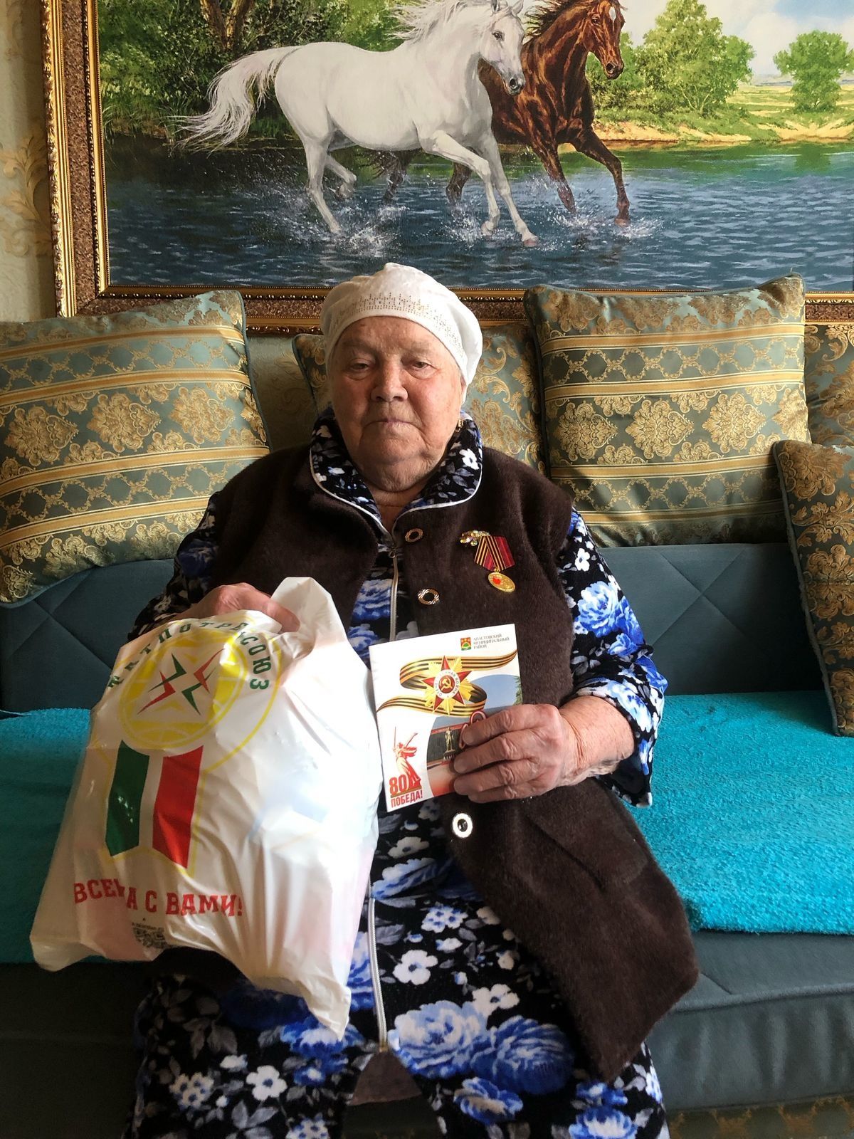 Учащиеся Табар-Черкийской школы поздравили своих односельчан- тружеников тыла с Днем Великой Победы
