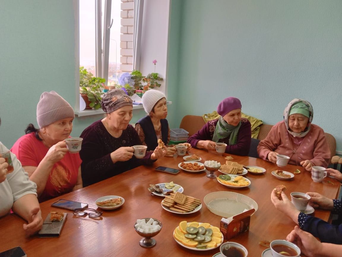 Апаста өлкәннәр кызыклы дәрестә катнашты