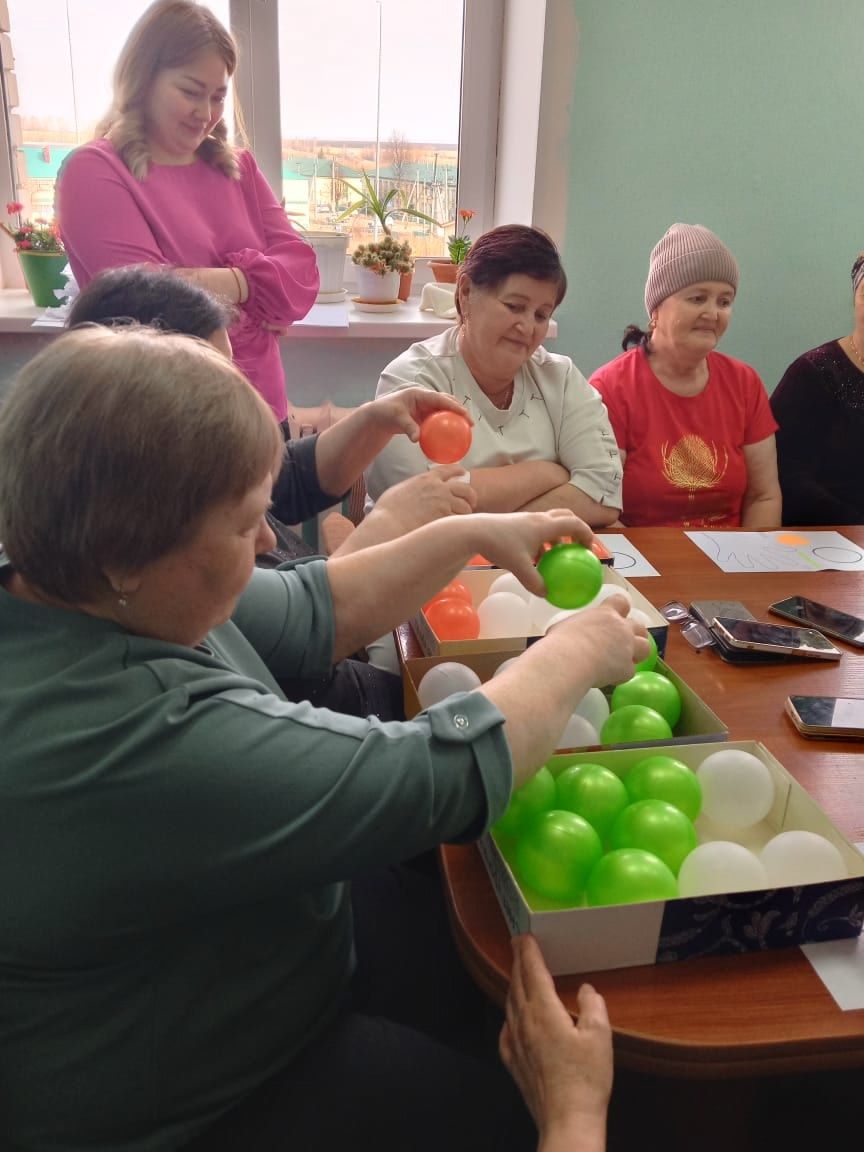 Апаста өлкәннәр кызыклы дәрестә катнашты