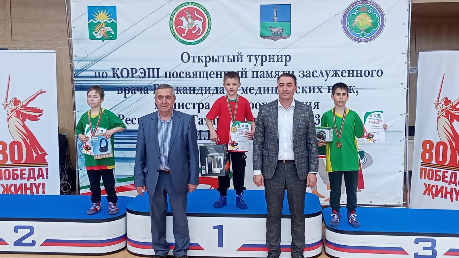 Апас көрәшчеләре сынатмый
