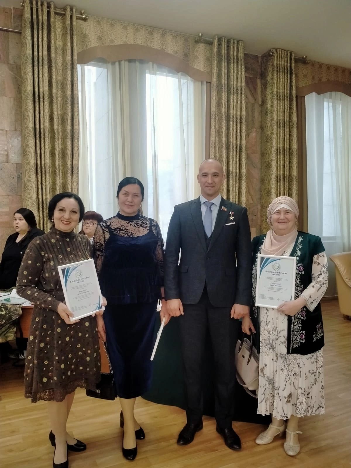 Районыбызның актив волонтерлары хатын-кыз депутатлар берләшмәсе утырышында катнашты