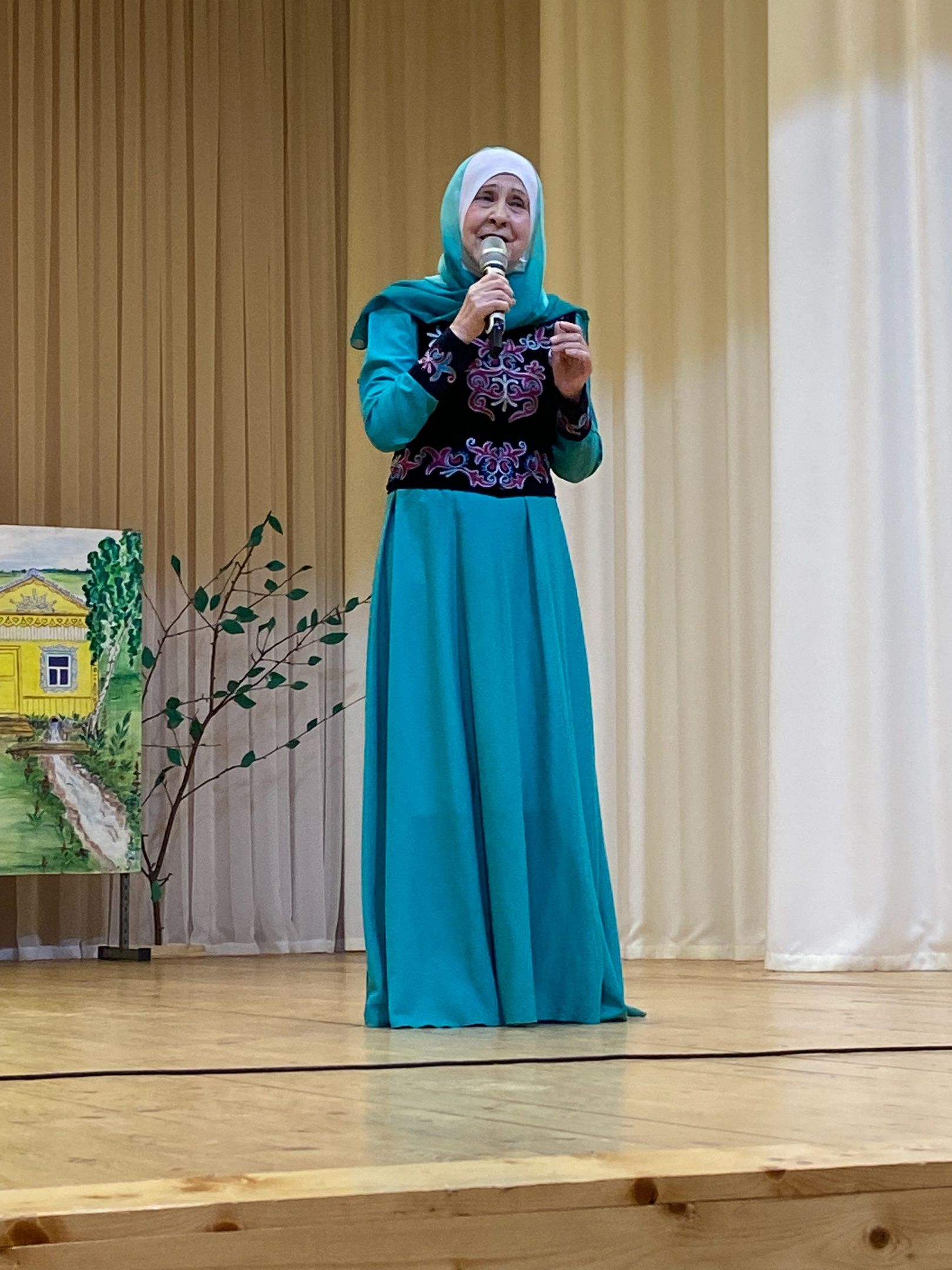 Лилия Җамалиева: “Авылымның гүзәллеген бөтен дөньяга таныта алуым белән бәхетле”